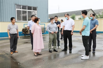 网库集团高管与荆州区委向导考察天地海博测评新质料集团